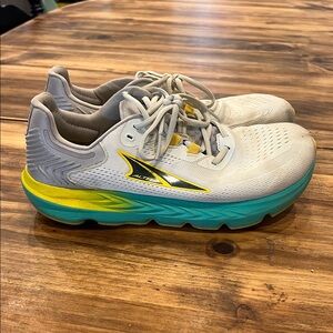 Altra White and Yellow Athletic Shoes with Teal Sole